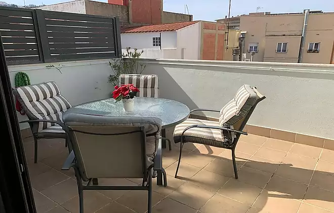 Beautiful top-floor apartment in the center of Rosas