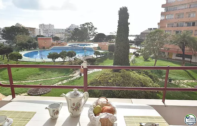 Apartment with tourist license in Santa Margarita, Roses, with terrace and communal swimming pools.
