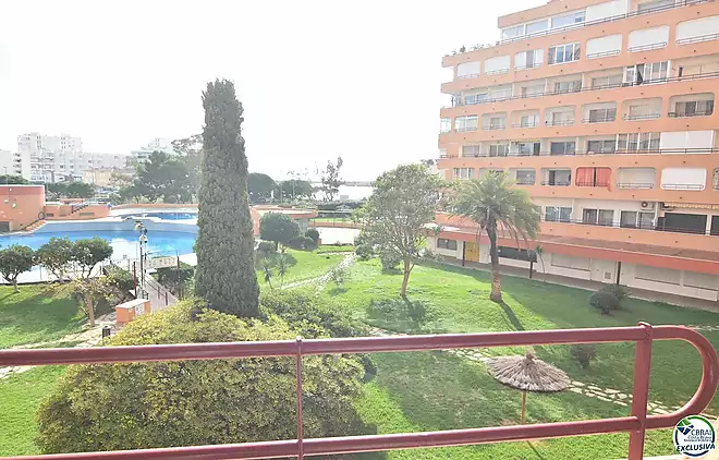 Apartment with tourist license in Santa Margarita, Roses, with terrace and communal swimming pools.