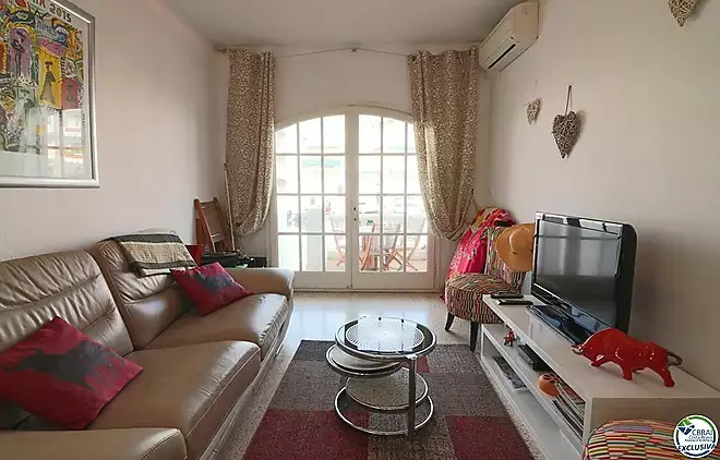 Townhouse with a private 10m x 3m mooring in Porto Fino, Empuriabrava