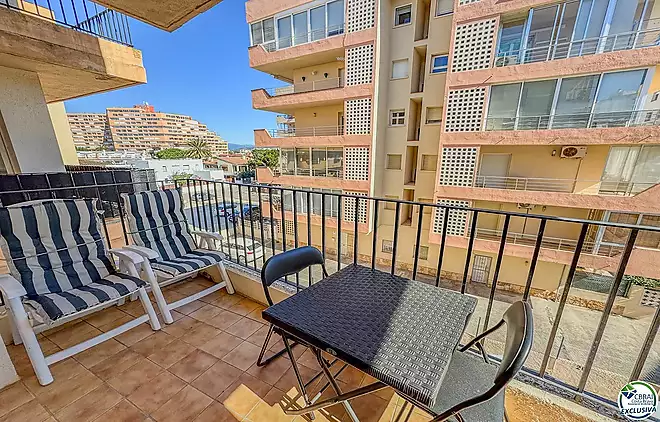 Cosy 2-bedroom apartment with terrace &mdash; Roses (Santa Margarita)