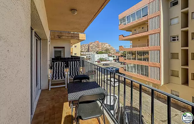 Cosy 2-bedroom apartment with terrace &mdash; Roses (Santa Margarita)