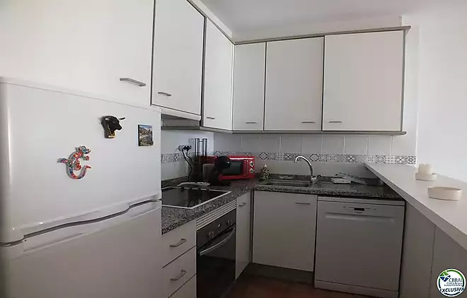 Sunny apartment with terrace and parking space in Santa Margarita