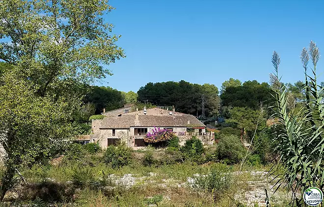 Exclusive Historic Estate in Alt Empord&agrave; with 7 Residences, Rural Tourism Licence and Established Pr