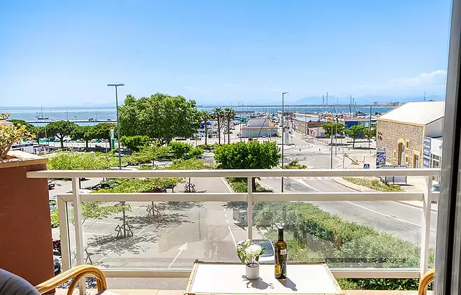 Unique opportunity in the port of Roses!