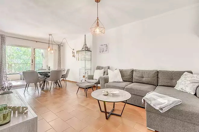 Charming apartment in the center of Roses, 200 m from the beach