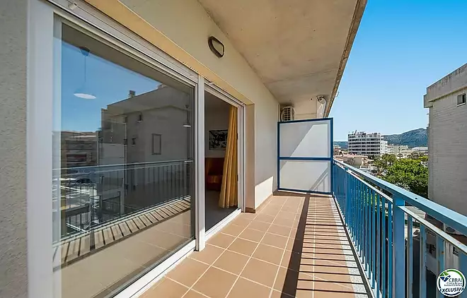 A 150 metres de la platja amb vistes al mar LLIC&Eacute;NCIA TUR&Iacute;STICA