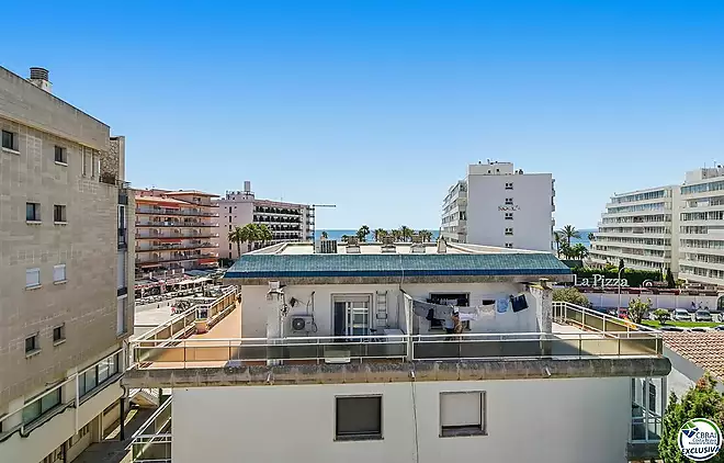 A 150 metres de la platja amb vistes al mar LLIC&Eacute;NCIA TUR&Iacute;STICA