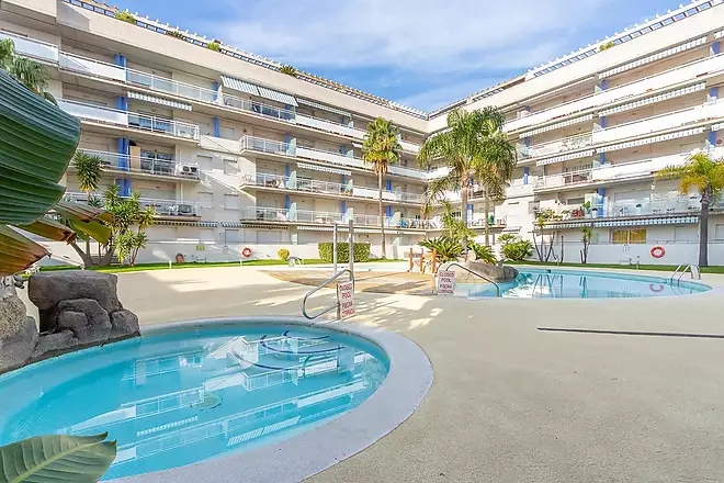 PORT CANIG&Oacute; II Elegant apartament d&rsquo;1 habitaci&oacute; amb terrassa i vistes al canal