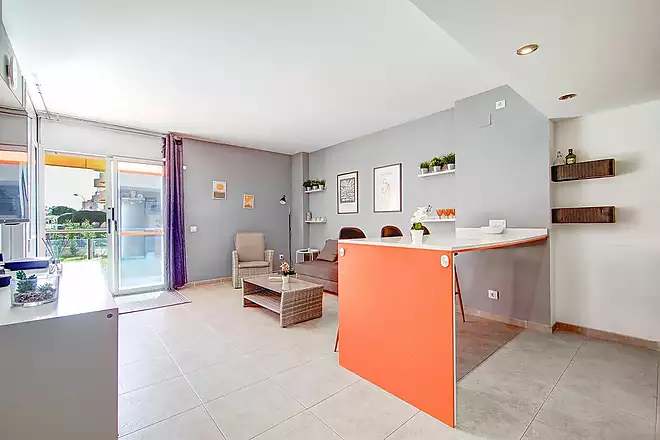 Apartament modern en planta baixa amb terrassa i piscina a Santa Margarida