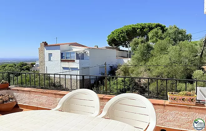 Petita casa amb vistes al mar i terrassa a Mas Fumats, Roses