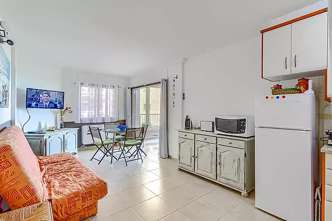 Seafront apartment with sea views in Salatar, Roses