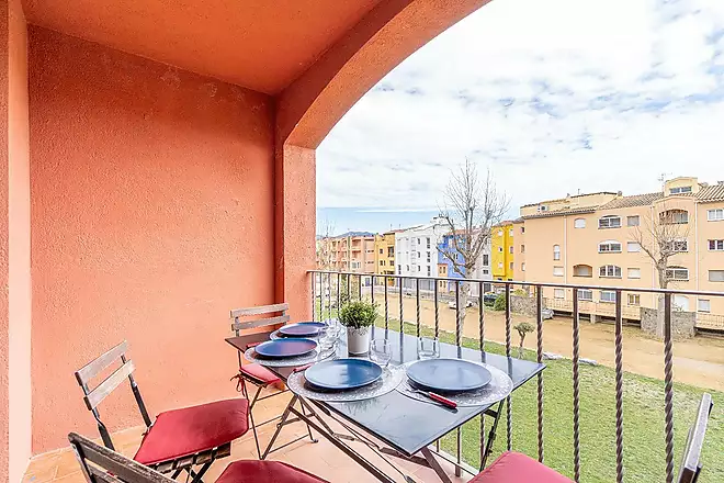 GRAN RESERVA  Charming apartment just 50 meters from the beach, with swimming pools, communal garden