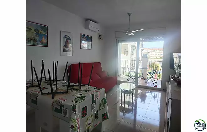 Pleasant apartment by Lake San Maurici, with lovely canal views, swimming pool and communal gardens.