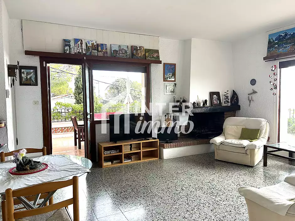 House in Llan&ccedil;&agrave; with a tourist license, sea views, and just a few meters from the beach. - photo 19 of 58