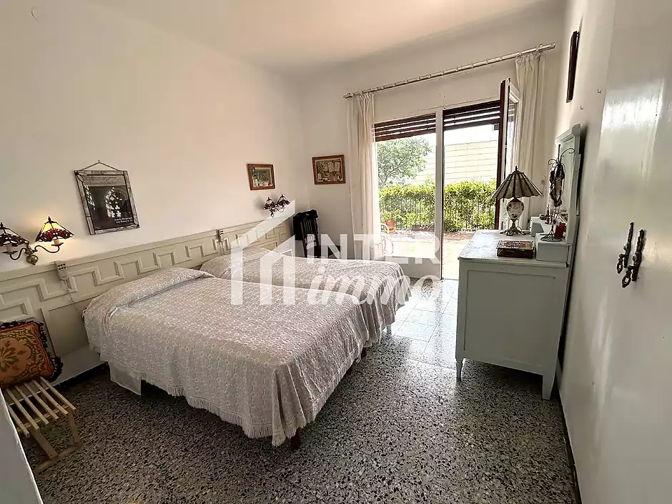 House in Llan&ccedil;&agrave; with a tourist license, sea views, and just a few meters from the beach. - photo 24 of 58