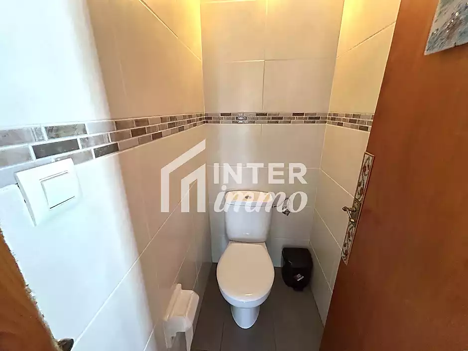 House in Llan&ccedil;&agrave; with a tourist license, sea views, and just a few meters from the beach. - photo 29 of 58
