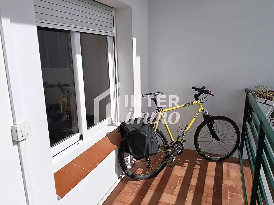 BEAUTIFUL APARTMENT WITH SEA VIEW AT MAS OLIVA IN ROSAS - photo 8 of 32