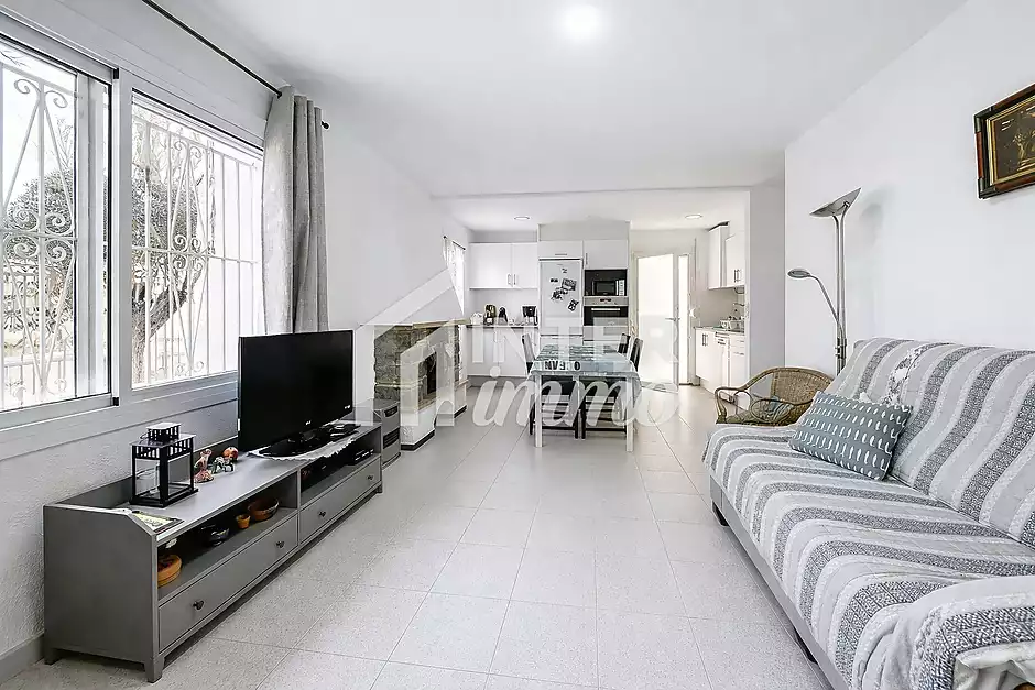 Casa dividida en 2 apartaments amb garatge a Empuriabrava - foto 5 de 29