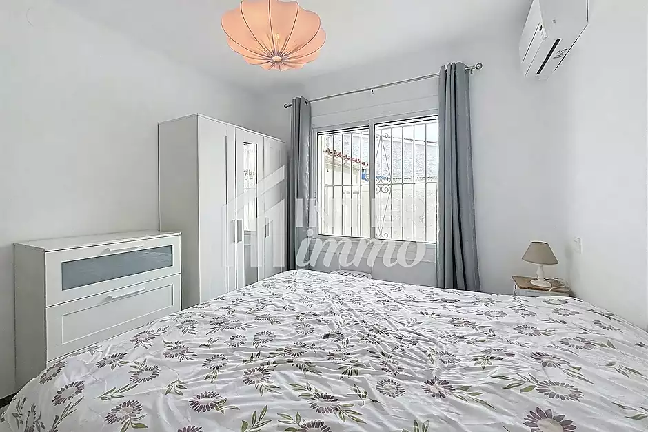 Casa dividida en 2 apartaments amb garatge a Empuriabrava - foto 10 de 29