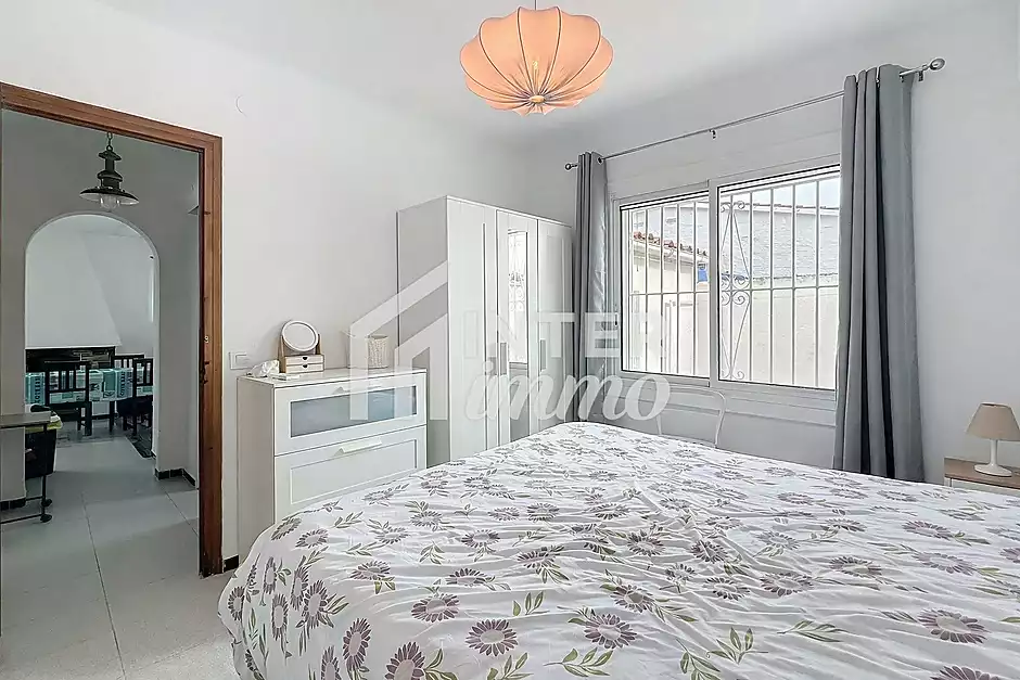 Casa dividida en 2 apartaments amb garatge a Empuriabrava - foto 11 de 29