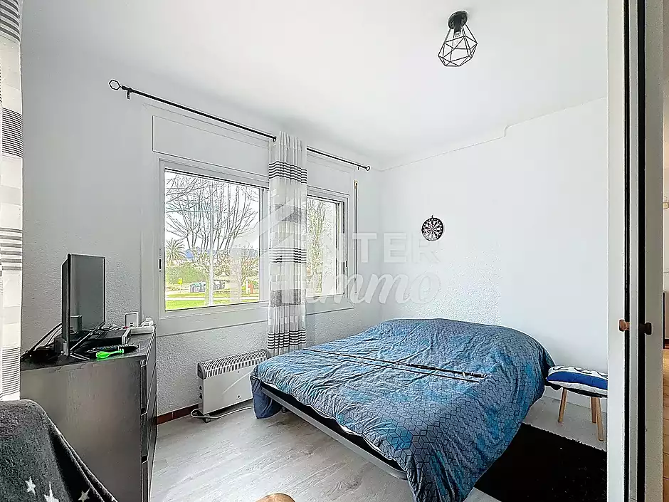 Casa dividida en 2 apartaments amb garatge a Empuriabrava - foto 23 de 29