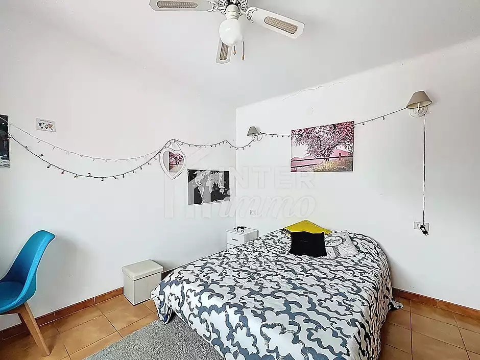 Casa dividida en 2 apartaments amb garatge a Empuriabrava - foto 26 de 29