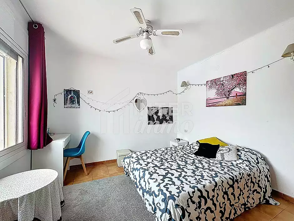 Casa dividida en 2 apartaments amb garatge a Empuriabrava - foto 27 de 29