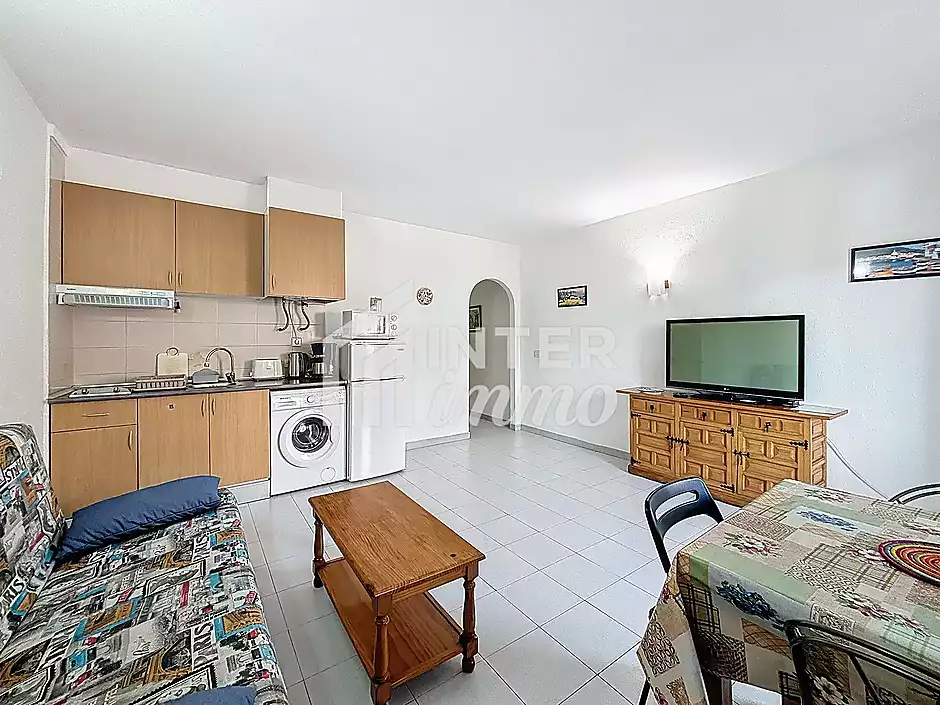 Apartment with tourist license in the heart of Roses, 400 m from the beach - photo 5 of 24