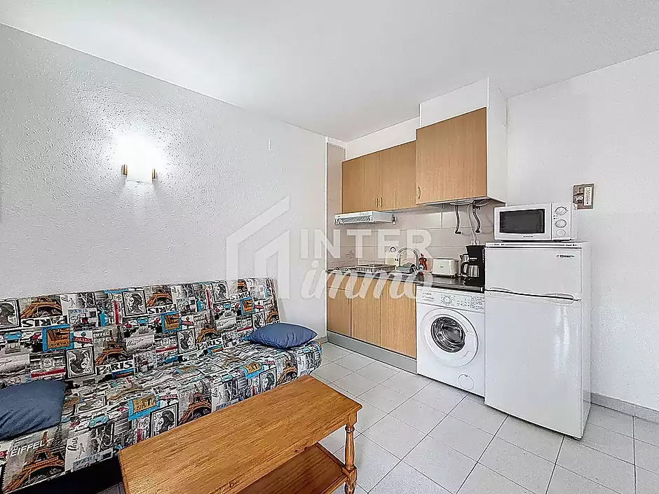 Apartment with tourist license in the heart of Roses, 400 m from the beach - photo 6 of 24