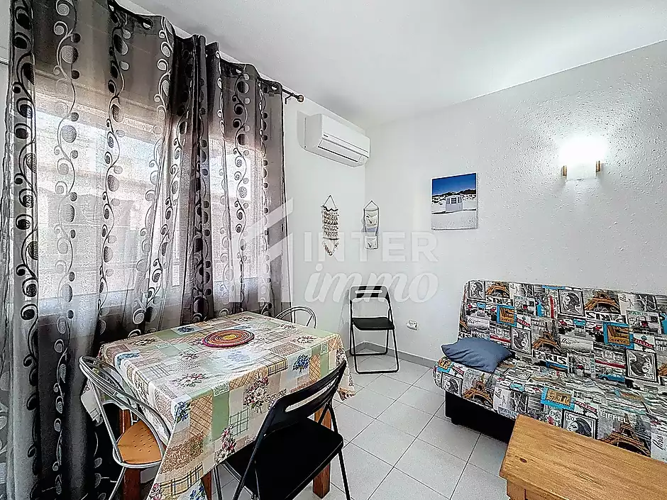 Apartment with tourist license in the heart of Roses, 400 m from the beach - photo 7 of 24