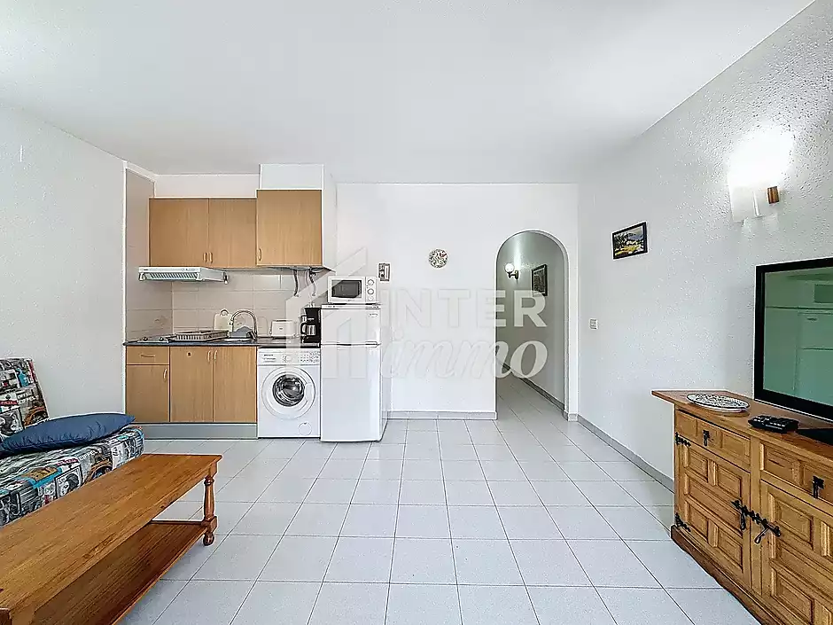 Apartment with tourist license in the heart of Roses, 400 m from the beach - photo 11 of 24