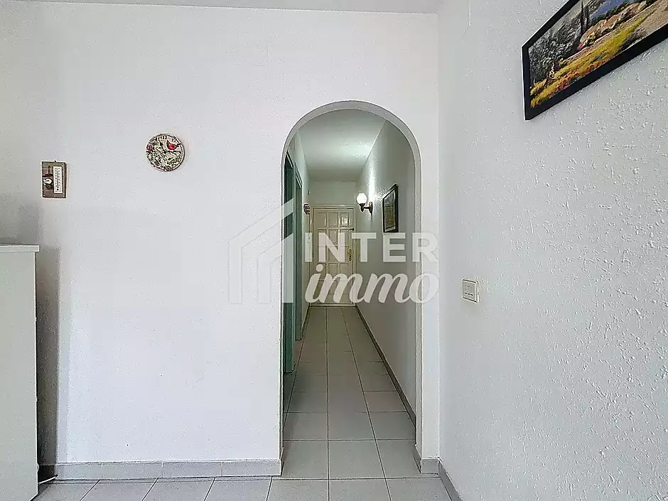 Apartment with tourist license in the heart of Roses, 400 m from the beach - photo 14 of 24