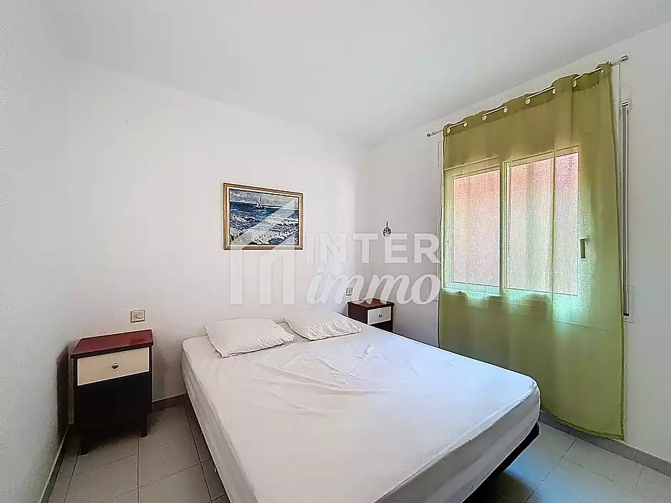Apartment with tourist license in the heart of Roses, 400 m from the beach - photo 15 of 24