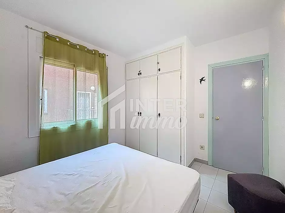 Apartment with tourist license in the heart of Roses, 400 m from the beach - photo 17 of 24
