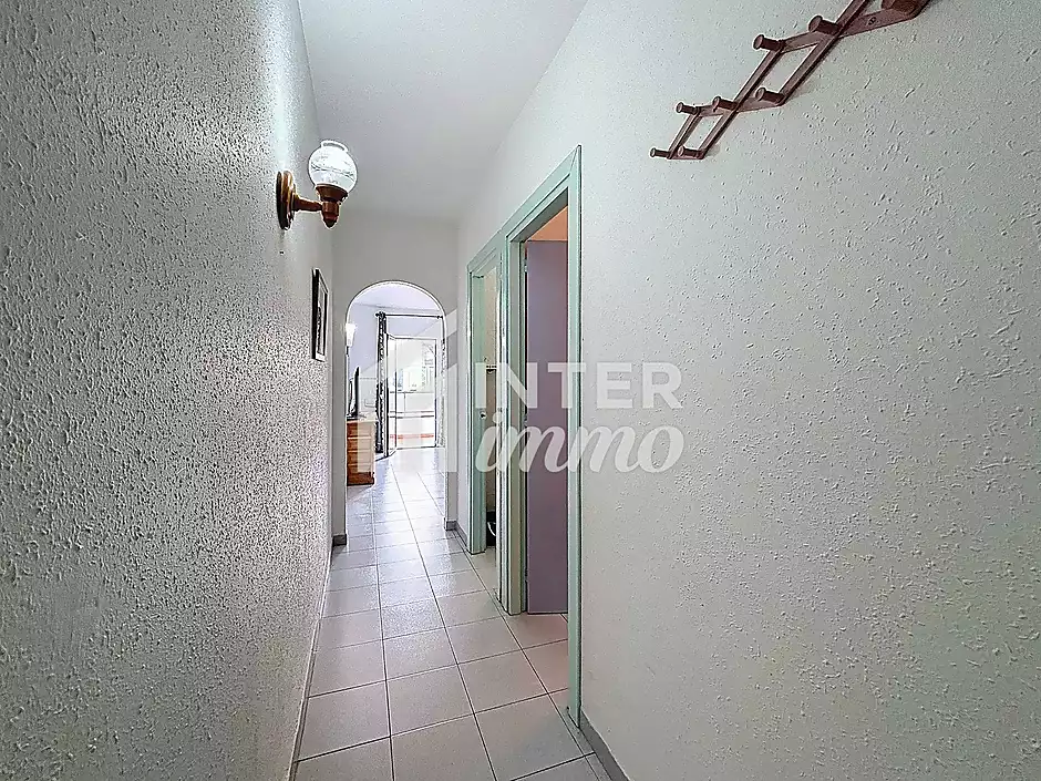 Apartment with tourist license in the heart of Roses, 400 m from the beach - photo 20 of 24