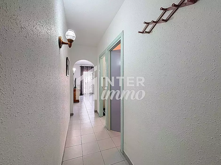 Apartment with tourist license in the heart of Roses, 400 m from the beach - photo 21 of 24