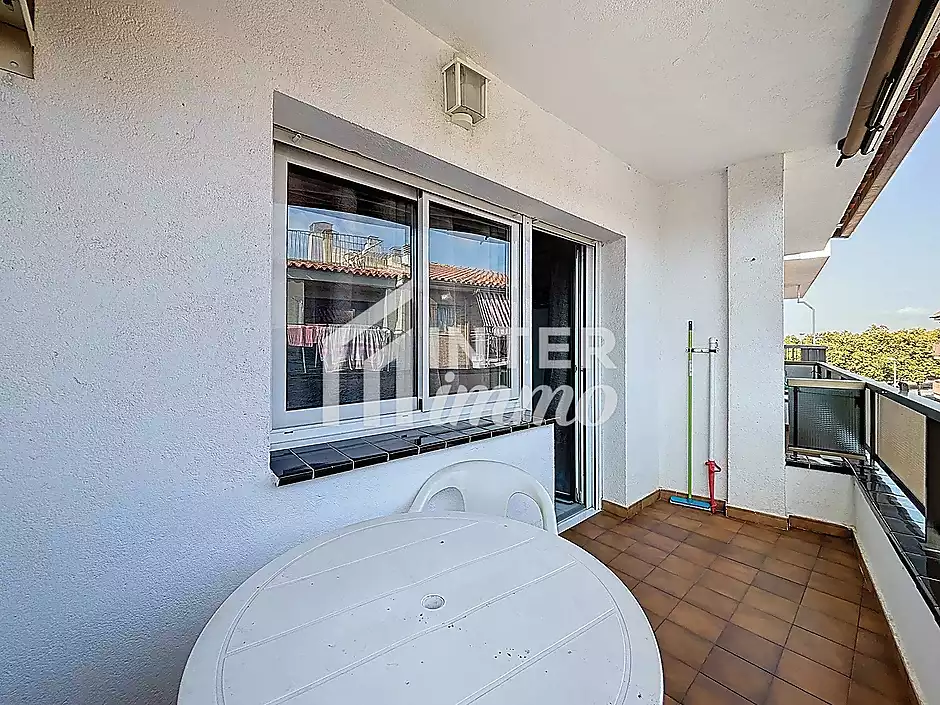 Apartment with tourist license in the heart of Roses, 400 m from the beach - photo 22 of 24