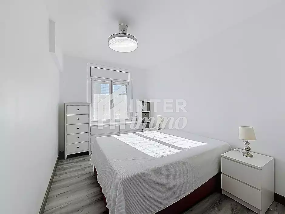 Apartament amb pàrquing, traster, piscina i amarratge comunitari - foto 8 de 34