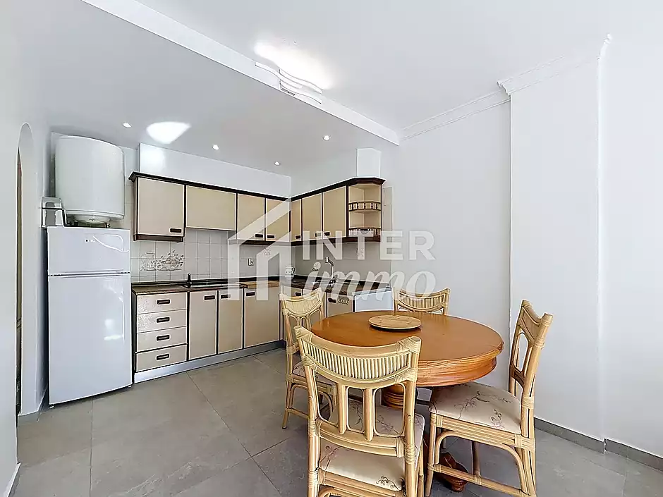 Apartament amb pàrquing, traster, piscina i amarratge comunitari - foto 21 de 34