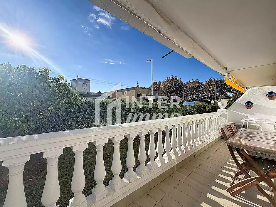 Apartament amb pàrquing, traster, piscina i amarratge comunitari - foto 32 de 34