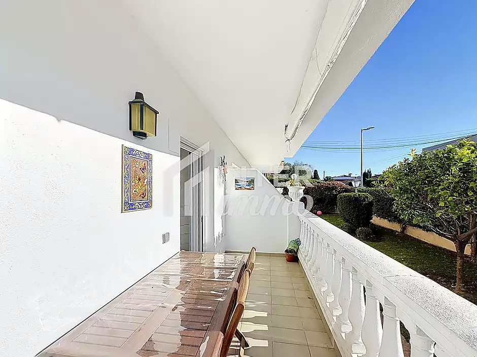 Apartament amb pàrquing, traster, piscina i amarratge comunitari - foto 34 de 34