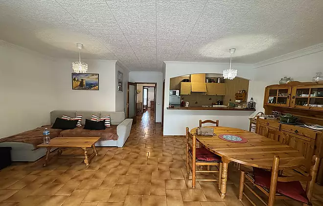 Apartment in Empuriabrava with port views and private mooring