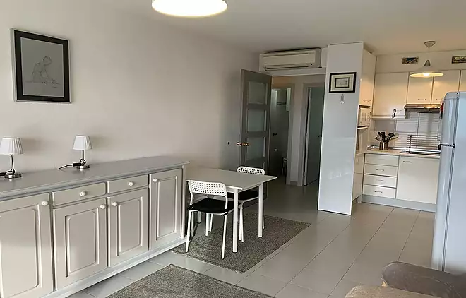 Magn&iacute;fic pis a 200 m de la platja amb llic&egrave;ncia tur&iacute;stica