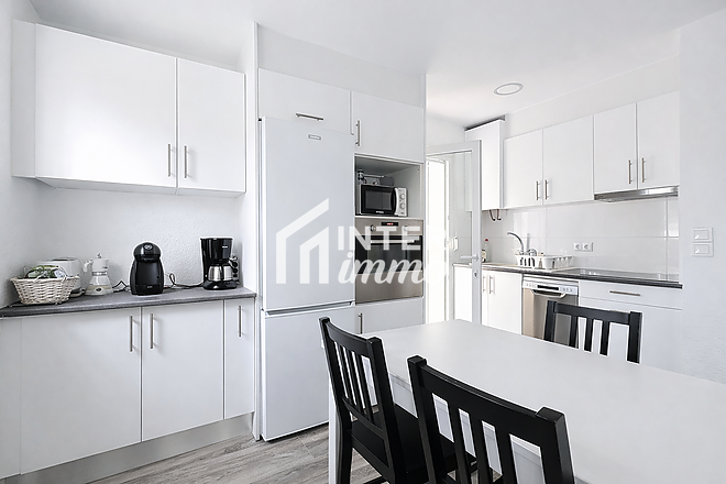 Casa dividida en 2 apartaments amb garatge a Empuriabrava.