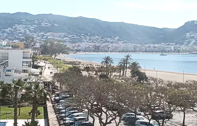 MAGN&Iacute;FIC APARTAMENT AMB VISTA AL MAR EN ROSES SALATAR amb llic&egrave;ncia tur&iacute;stica