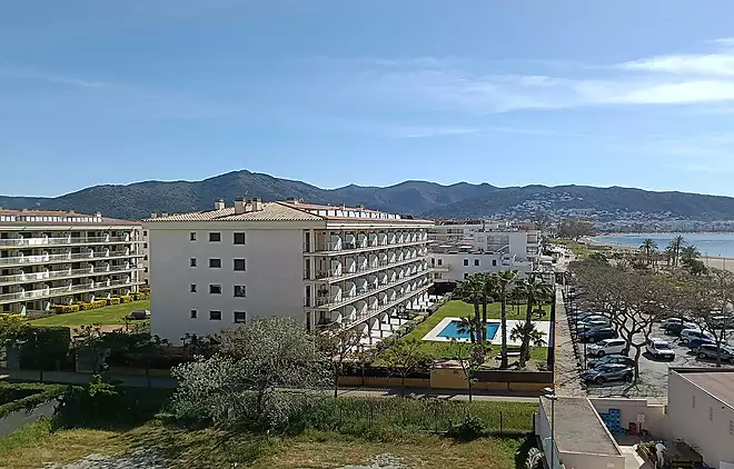 MAGN&Iacute;FIC APARTAMENT AMB VISTA AL MAR EN ROSES SALATAR amb llic&egrave;ncia tur&iacute;stica