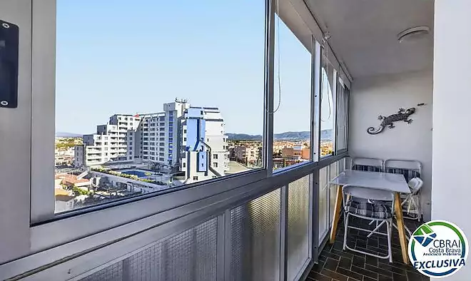 S&Iacute;LVIA  Acollidor apartament de 2 dormitoris a 50 m de la platja amb llic&egrave;ncia tur&iacute;stica