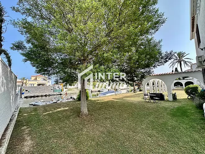 Pis de 2 habitacions amb vista al canal i llic&egrave;ncia tur&iacute;stica.