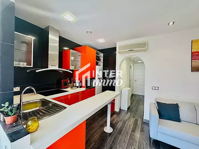 Pis de 2 habitacions amb vista al canal i llic&egrave;ncia tur&iacute;stica.